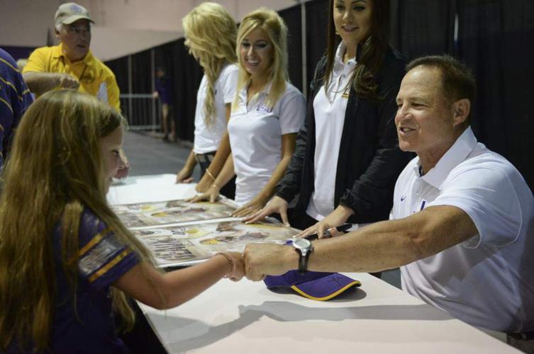 Photos Fans meet, greet LSU football staff, players News