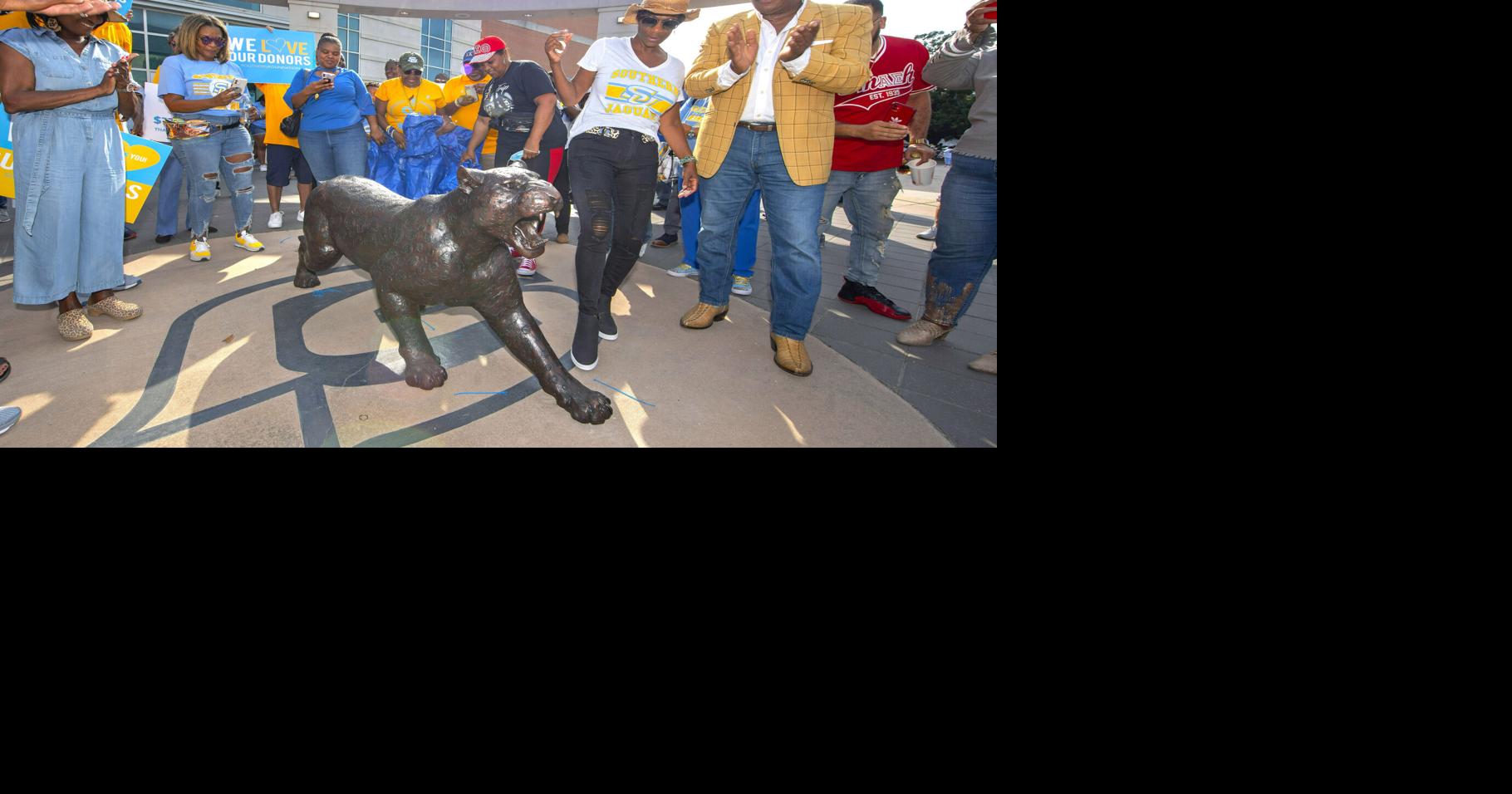Photos: New Lacumba statue unveiled, but Prairie View spoils Jags ...