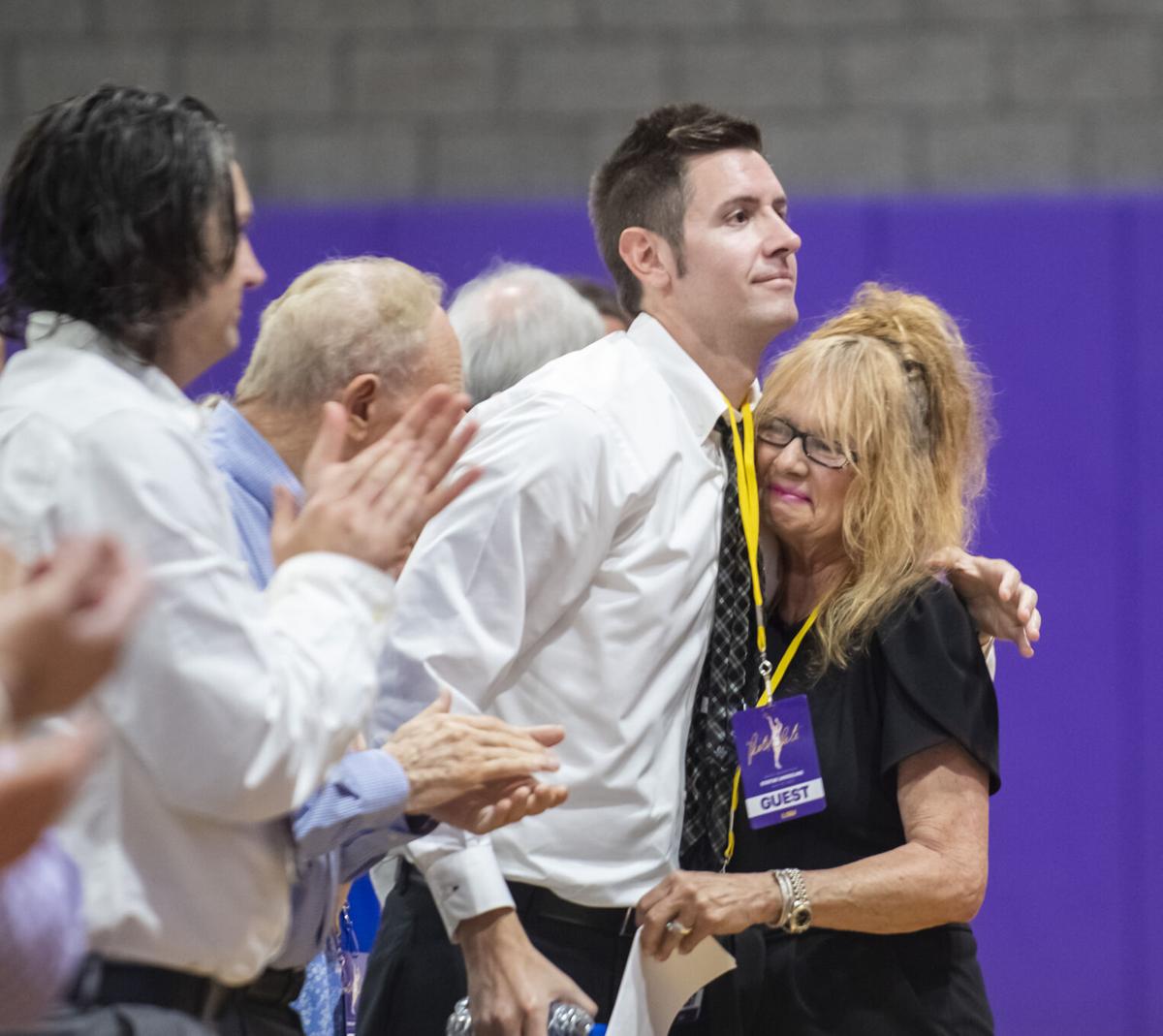 Photos LSU Unveils Pete Maravich Statue Multimedia
