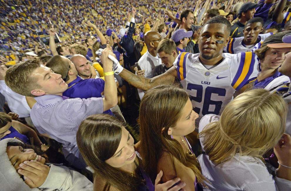 Photos: LSU takes on Ole Miss _lowres