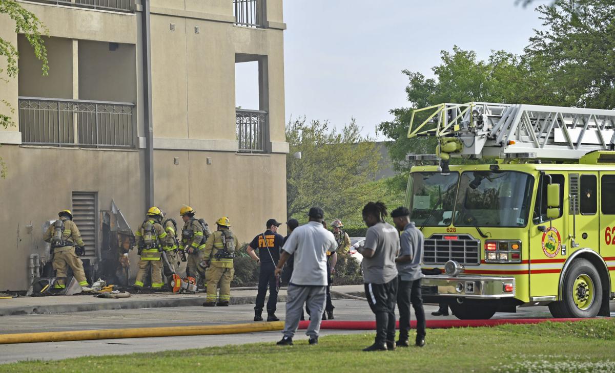 Wyndham Hotel On Bluebonnet Catches Fire 5th Baton Rouge Blaze In