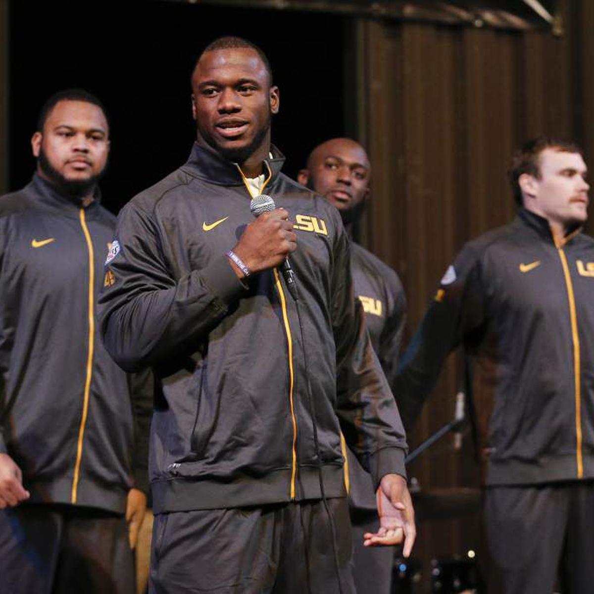 Deion Jones Is Hearing The Tiny Guy S Anthem But That S