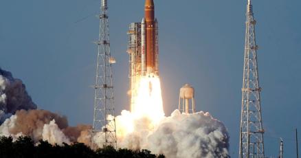 Is Jeff Landry trying to lure SpaceX to Louisiana? Incentive bills raise questions.