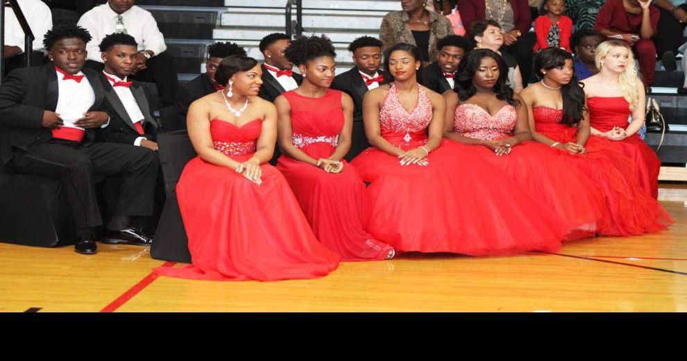 Donaldsonville High crowns presents court _lowres