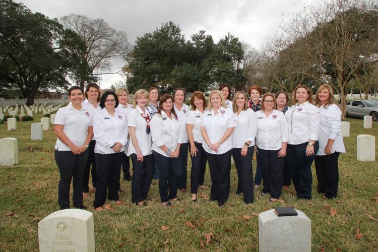 Lay Lay Baton Rouge Blue Star Mothers group helps lay wreaths at Baton Rouge National ...