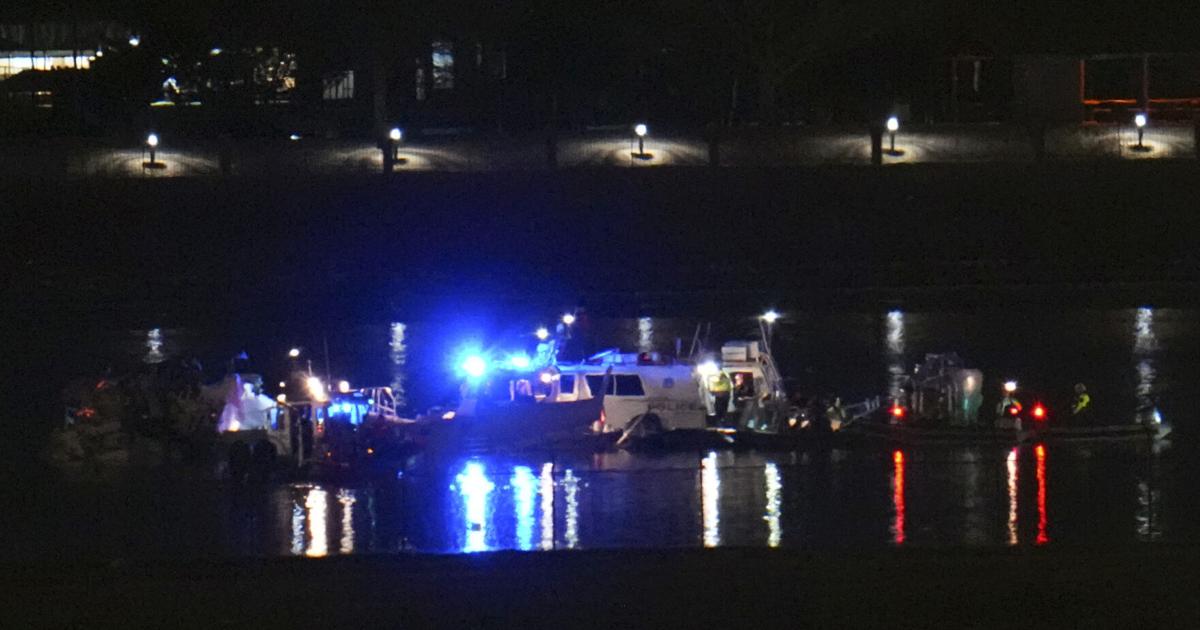 Everyone aboard passenger jet that collided with Army helicopter near DC ...