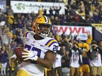 LSU football practice report (Dec. 26): Clyde Edwards-Helaire absent 2 days before Peach Bowl