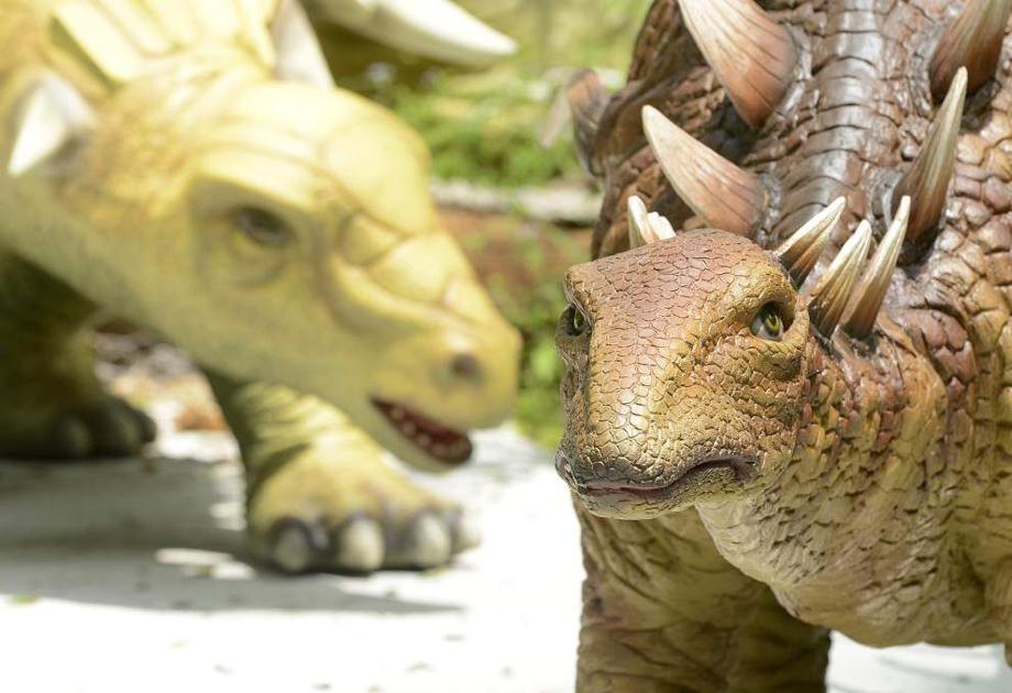 animatronic dinosaurs near me