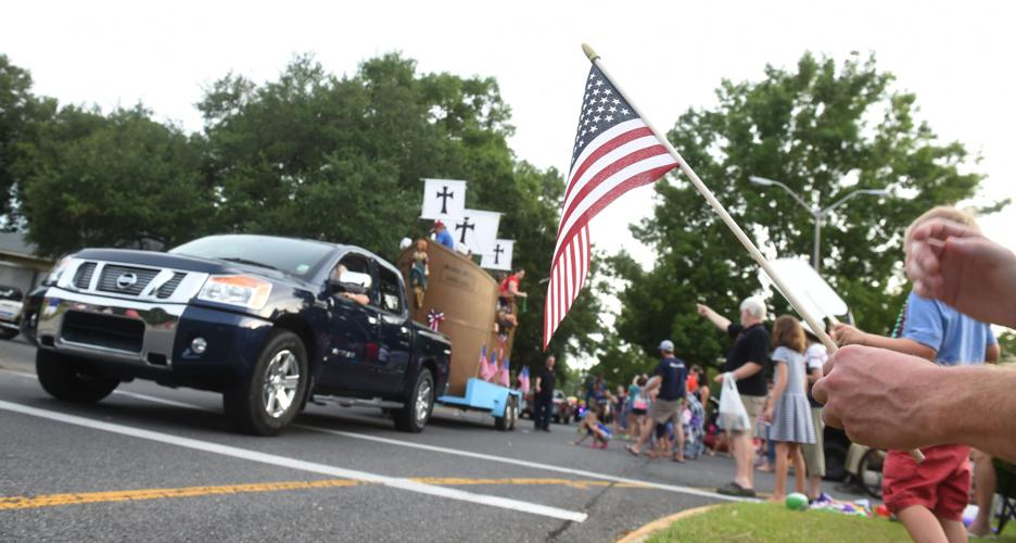 Kenilworth celebrates with Fourth with 44th annual parade Mid City