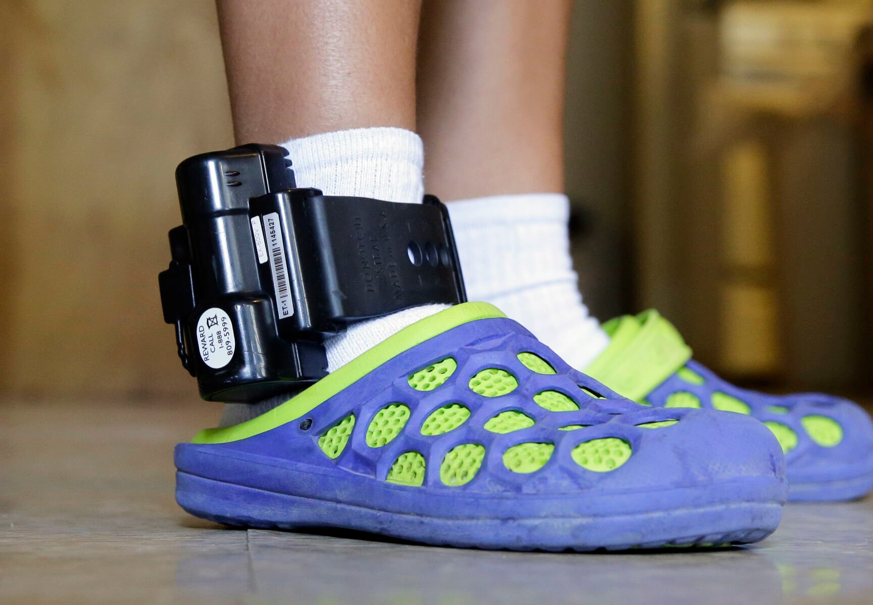 Ankle bracelet monitor hires stock photography and images  Alamy