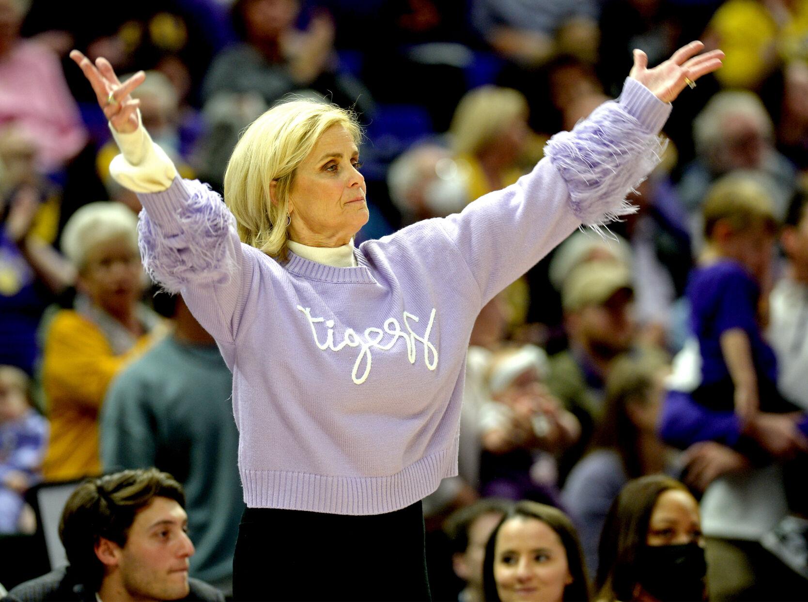 Watch Lsu Basketball Coach Kim Mulkey Shows Off Quite The Arm At Alex Box Stadium Lsu 7568