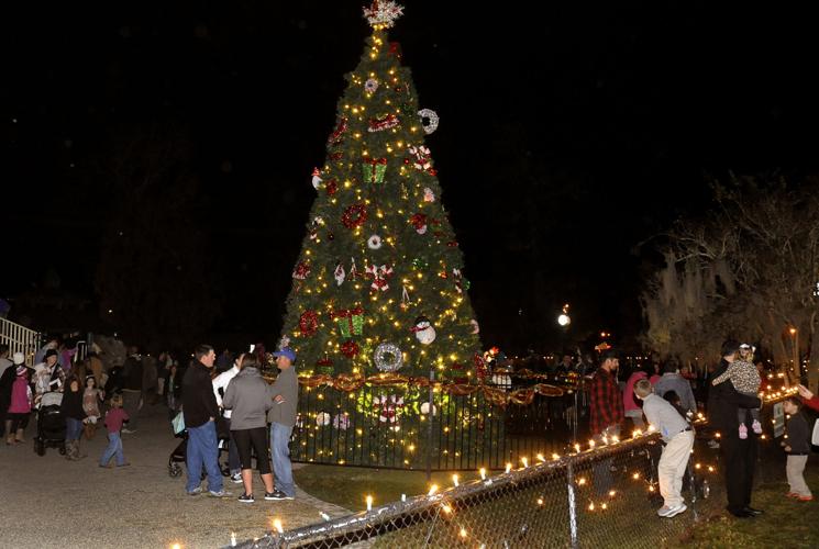 Gonzales lights up Jambalaya Park, Santa Ascension
