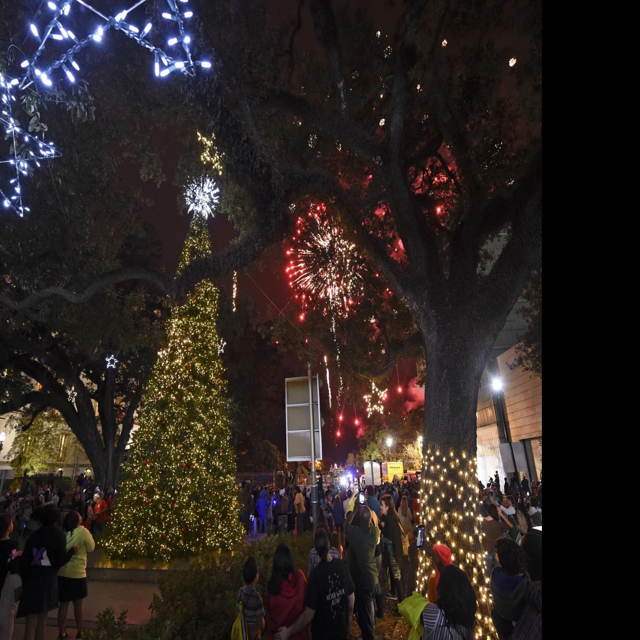 Downtown Festival Of Lights Officially Kicks Off Holiday Season In