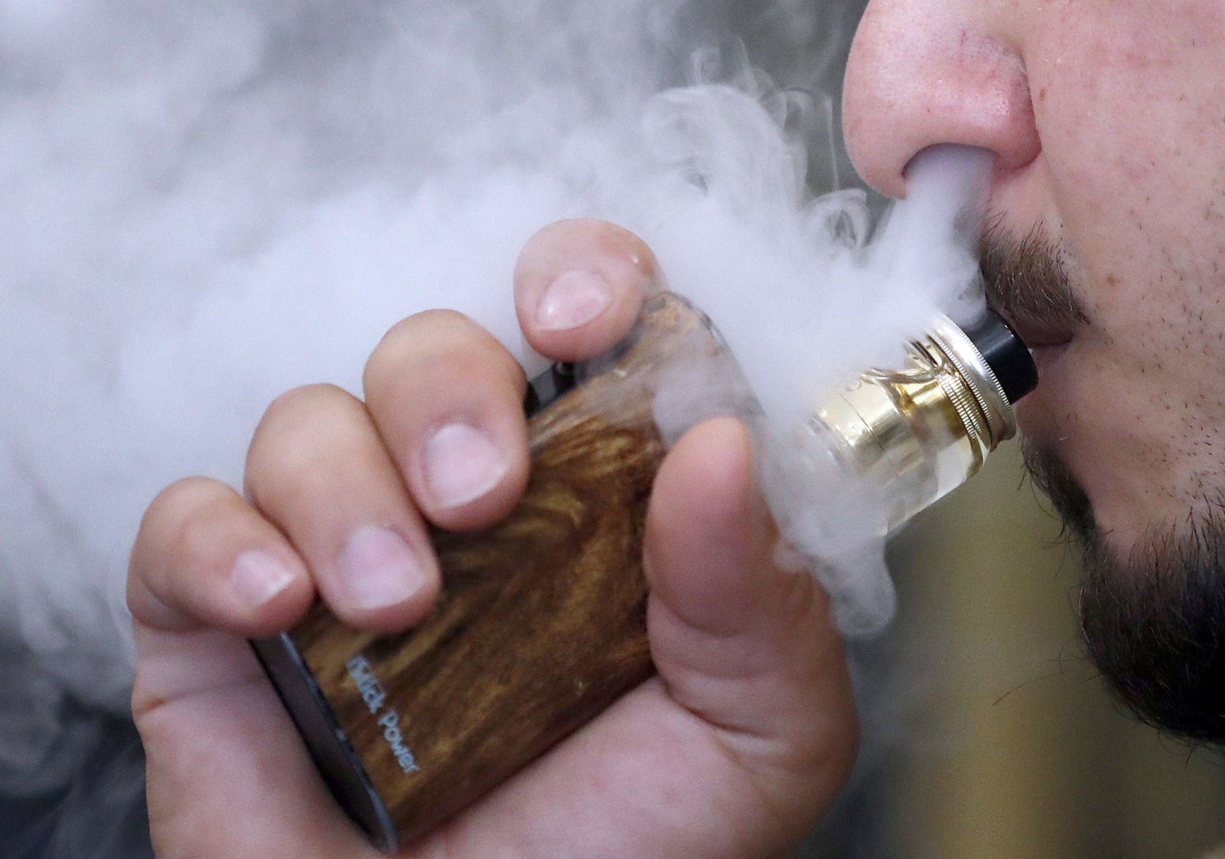 Third vaping death in Louisiana has been reported 35 total cases of