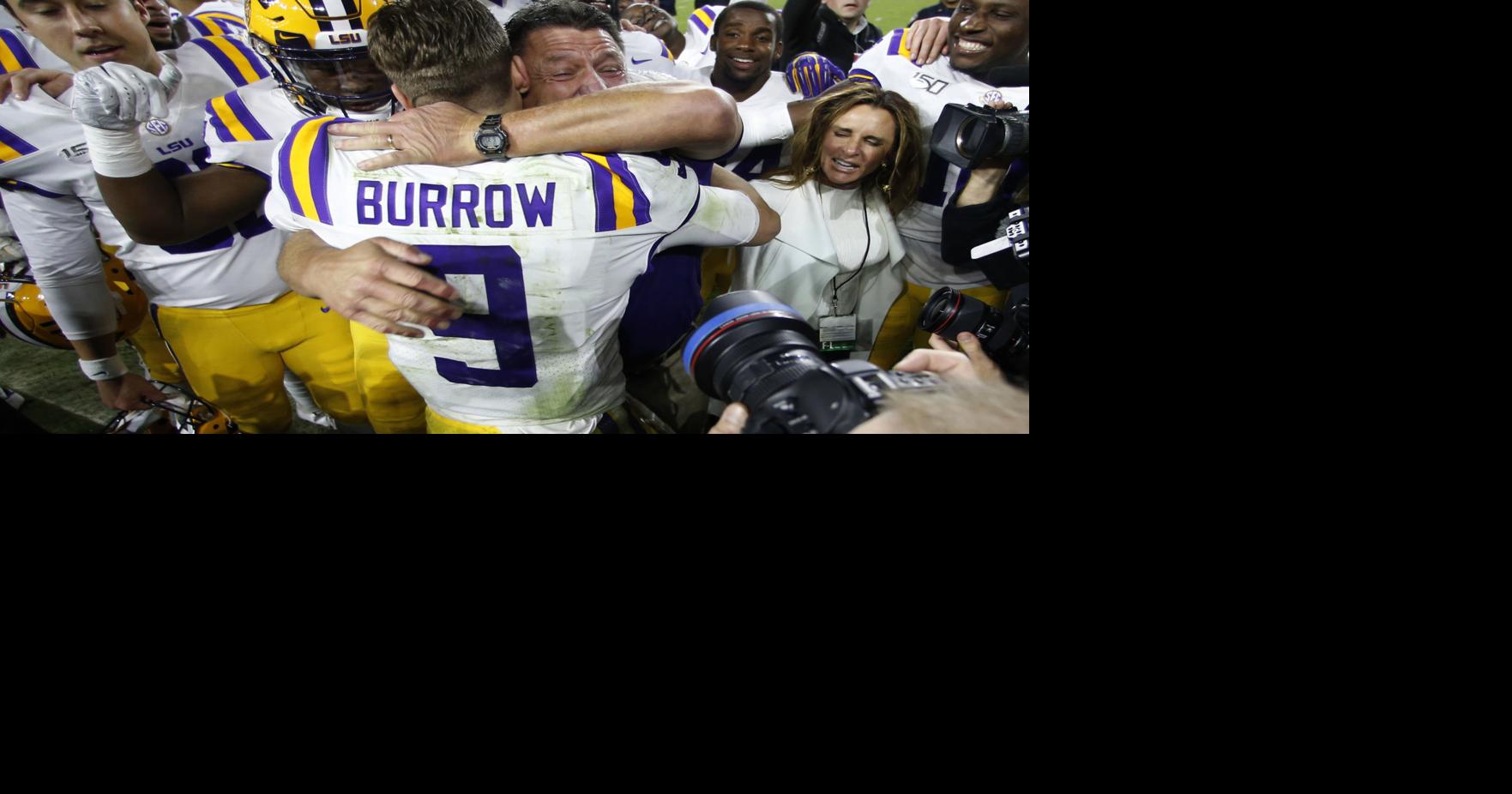 Joe Burrow already trying to get the LSU band back together with