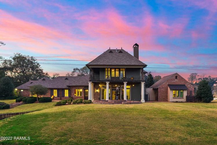Everything to know about Acadiana’s luxury home market, amenities and