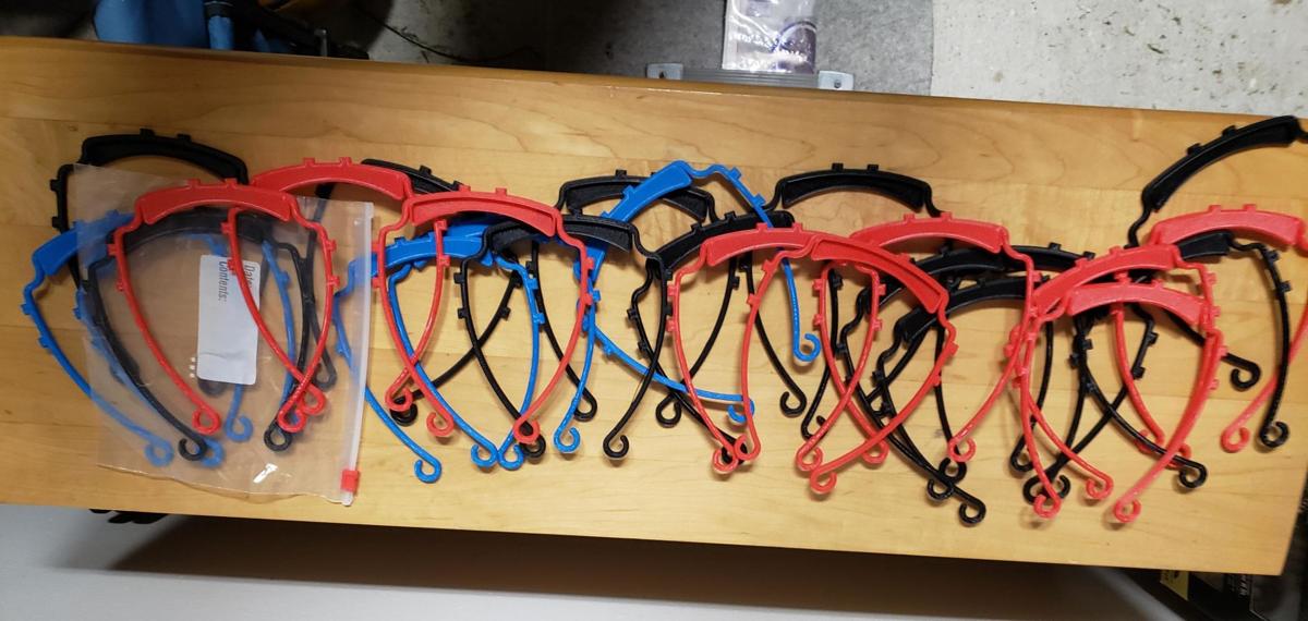 3D Printer For Visors  . Easy To Clean Build Plate: