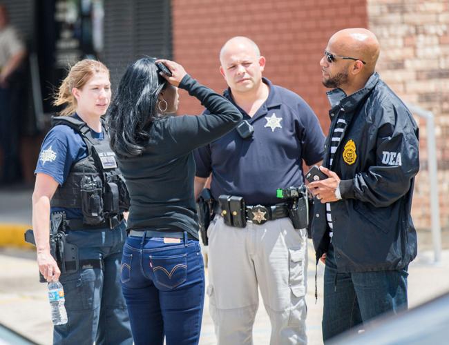 DEA raids Chalmette pharmacy; amount of opiates dispensed there 'off