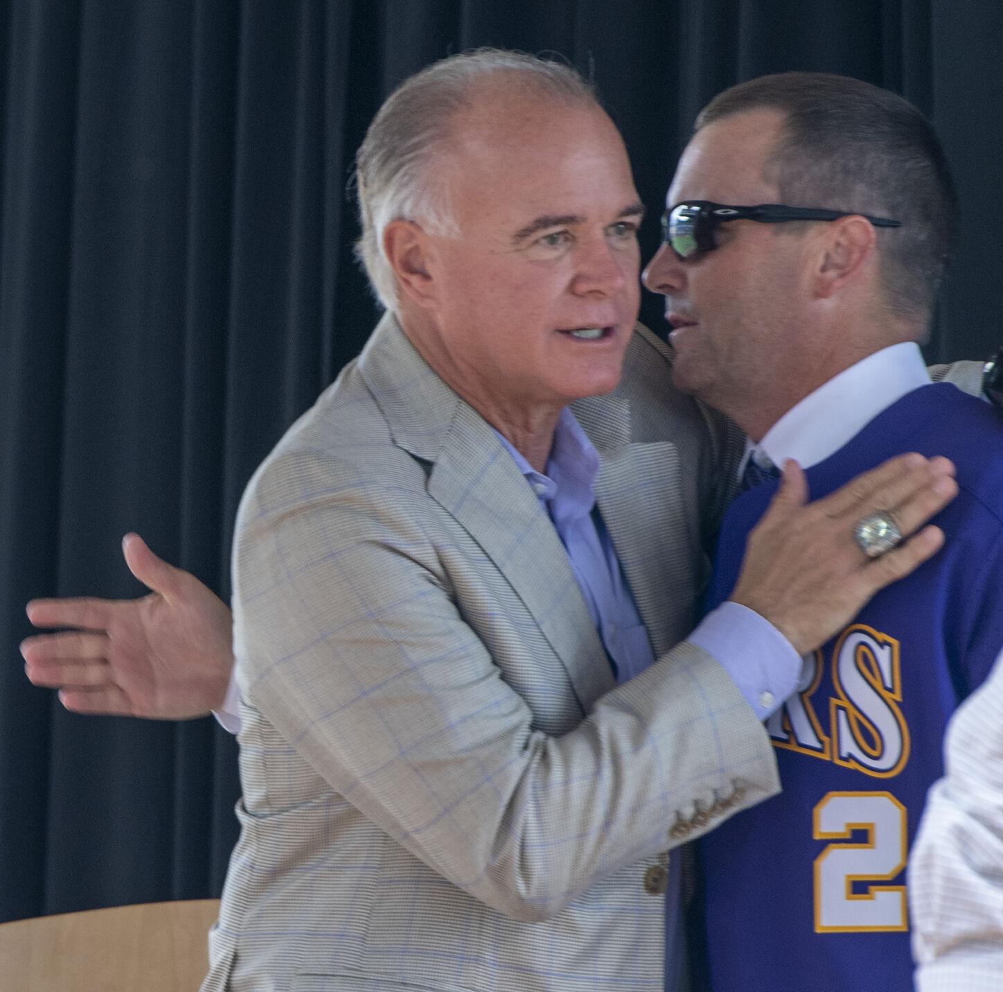 Photos New LSU Baseball Coach Jay Johnson Meets the Fans and Media