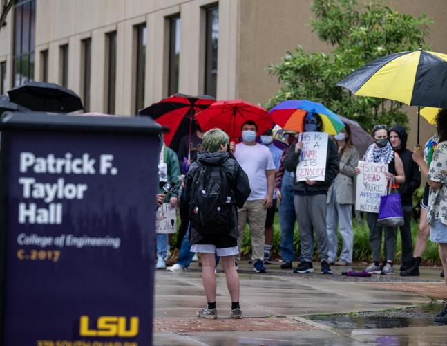 BR.lsuprotest.050424