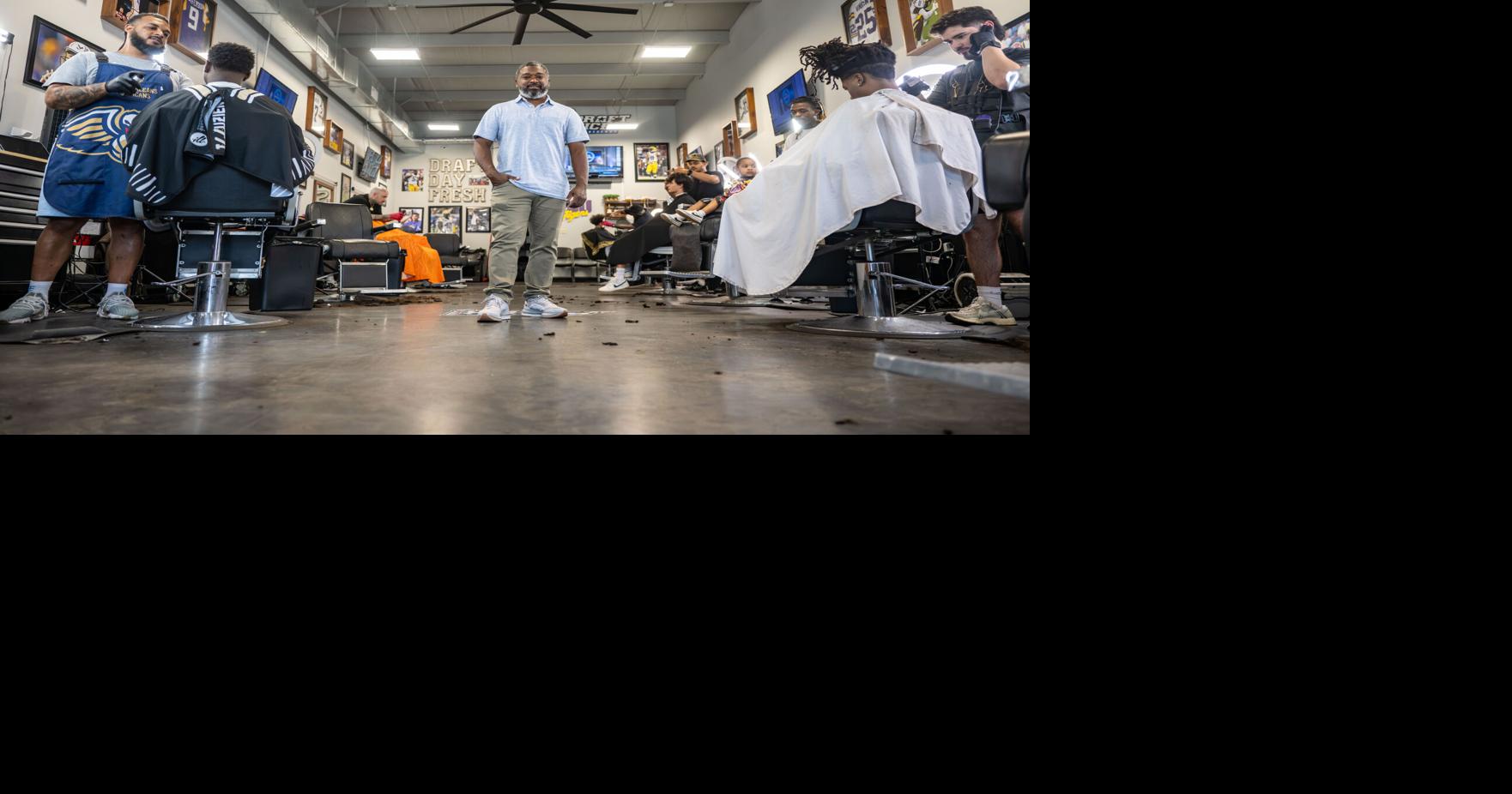 Lernen Sie den Selfmade-Friseur aus Baton Rouge kennen, der LSU-Spielern ...