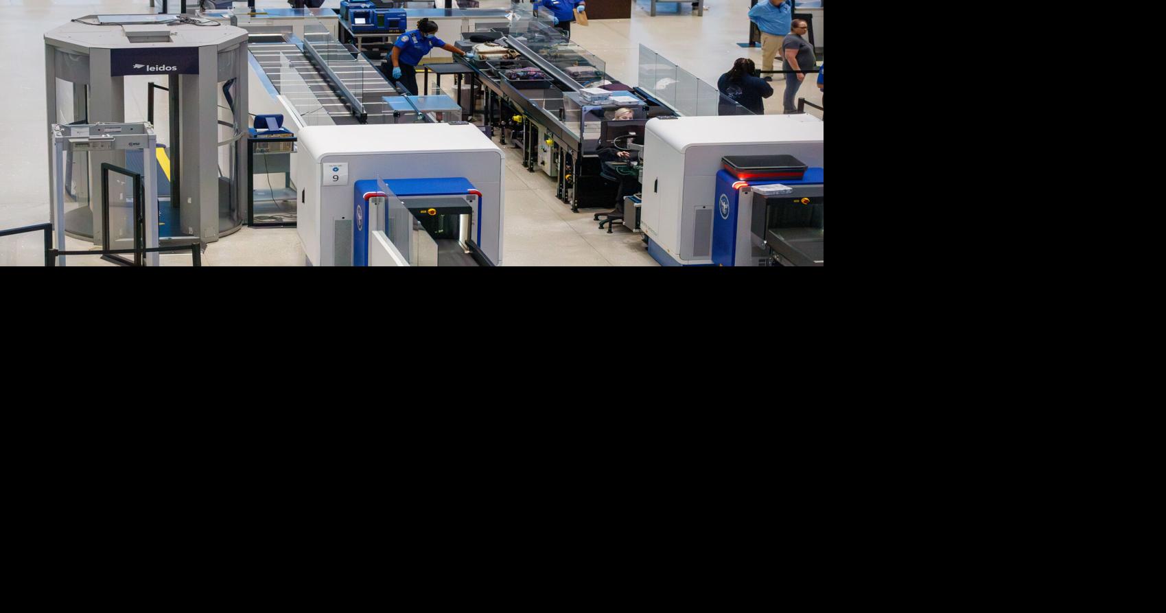 Major airline strips perks for Congress as TSA chaos drags on. See latest on political fight.