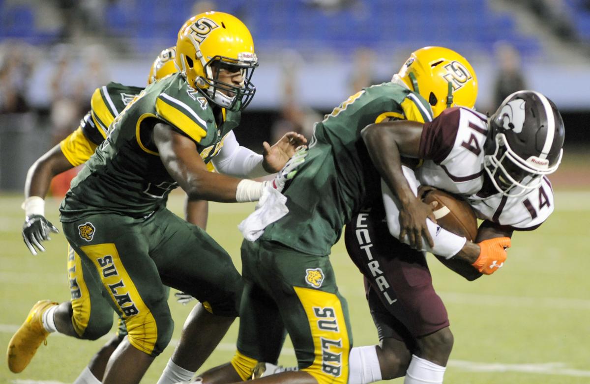 Fourth Quarter Heroics Propel Class 5a Central To A 7 6 Victory