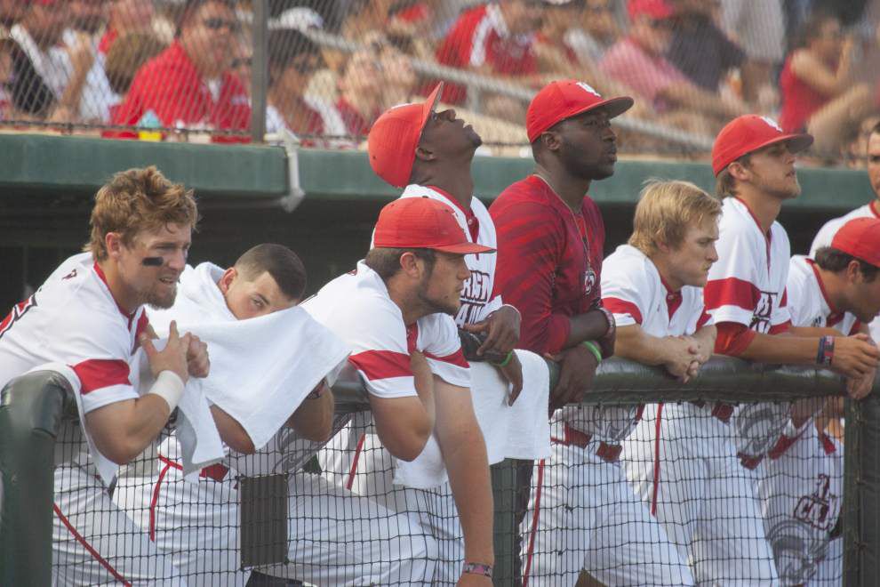 Photos: Cajuns conjure lightning in a bat -- again _lowres