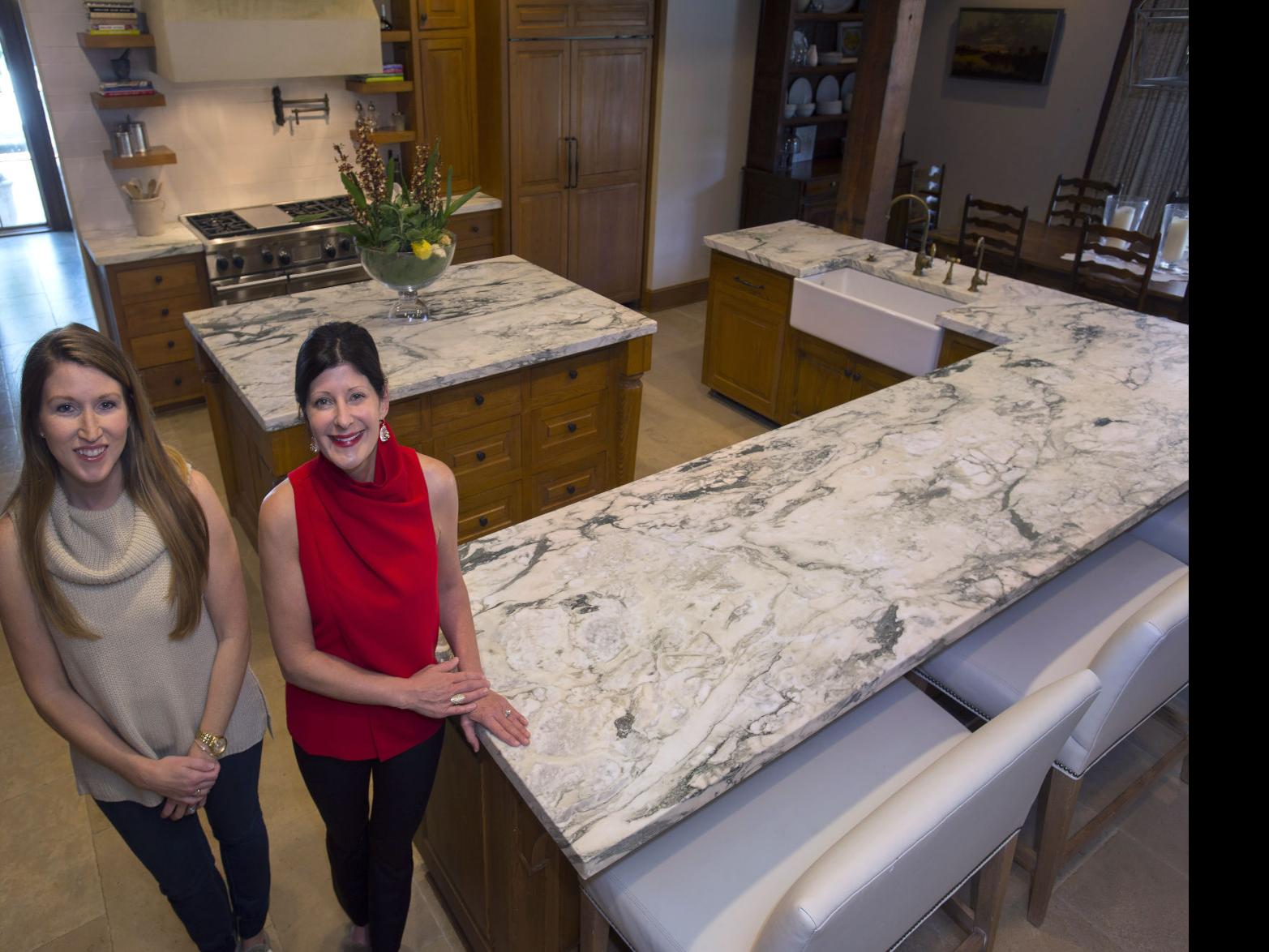 Kim And Mike Wampold S Take On The Traditional Kitchen Is One Of Eight Featured In Baton Rouge Kitchen Tours Home Garden Theadvocate Com