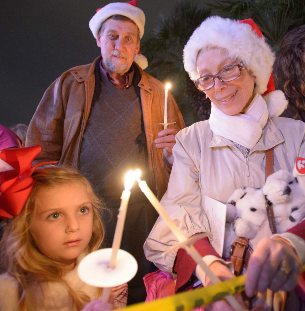 Christmas Caroling in Jackson Square _lowres