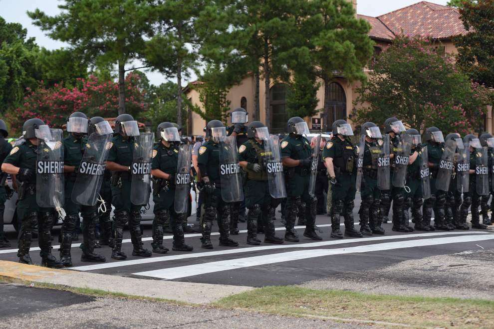 Critics question use of military-style equipment by police during Baton Rouge protests _lowres