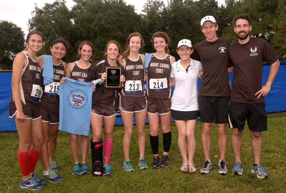 Mount Carmel Academy cross country team finishes strong despite injuries _lowres