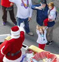 NO.christmasparade.120825_6545.JPG