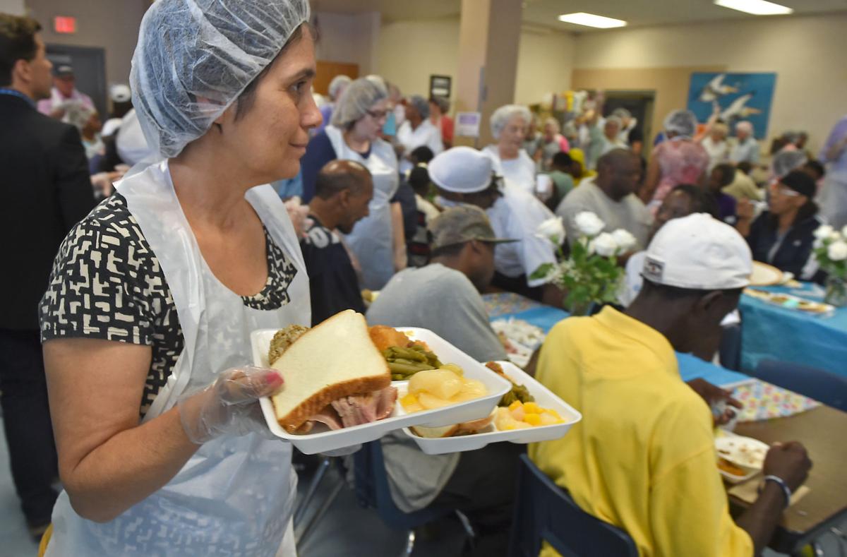 BR.eastermeal.041717228.jpg