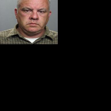 Man arrested, accused of pointing guns at students on bus | Crime ...