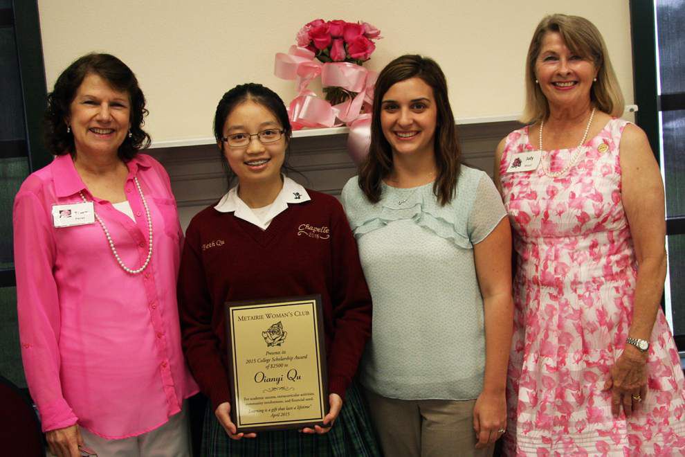 Chapelle senior wins Women’s Club scholarship _lowres