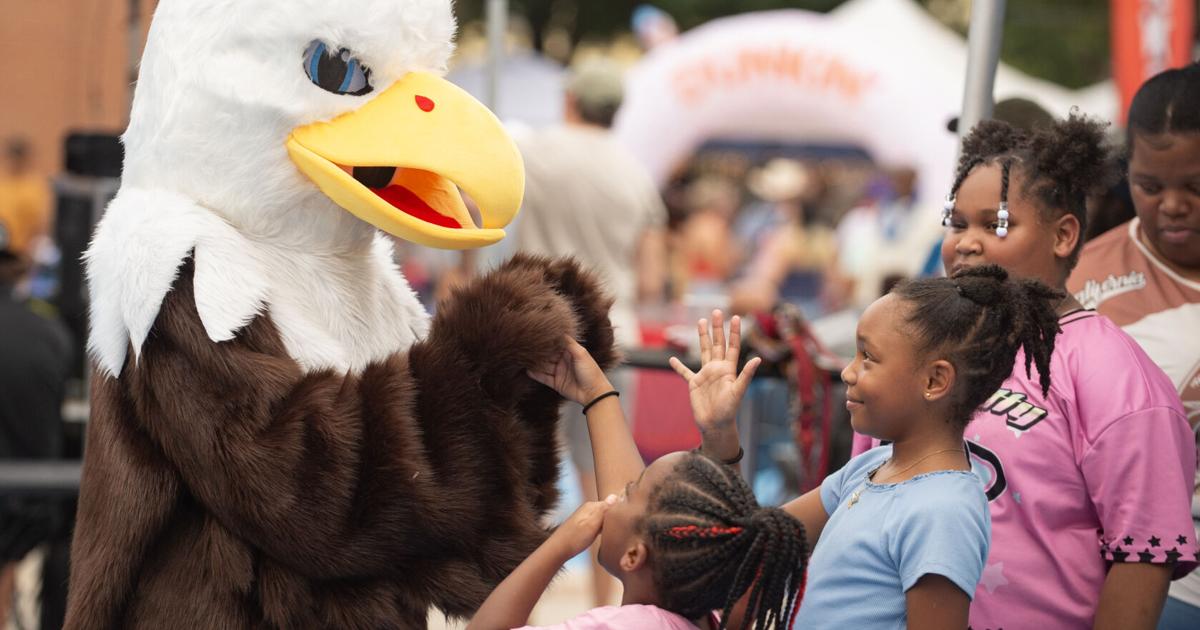 Photos: Lafayette Stars and Stripes
