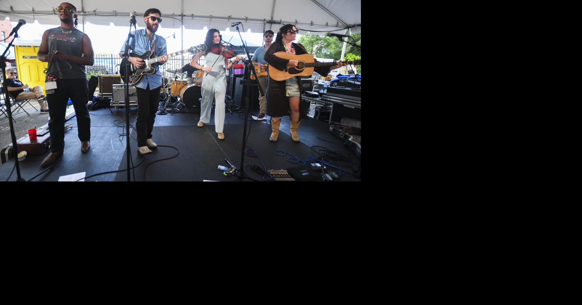 Photos: Festival International de Louisiane Friday