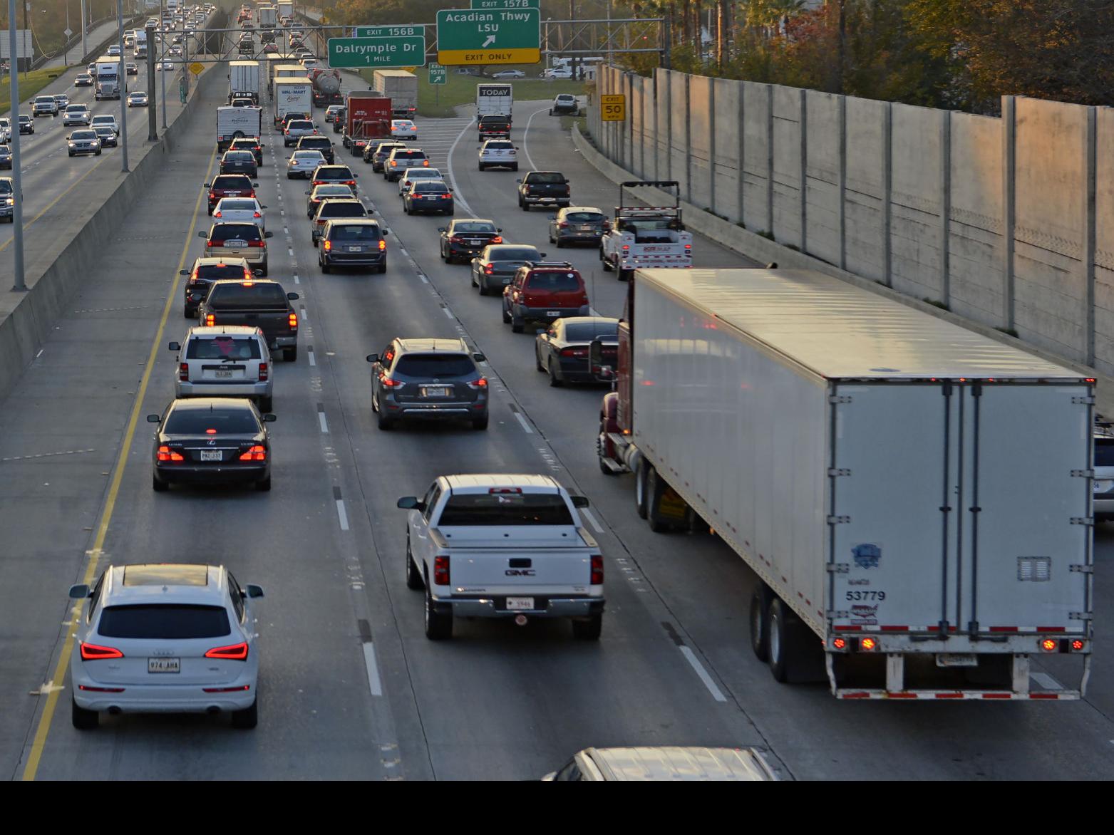 Glut Of Turkey Day Traffic Thanksgiving Travel Hitting Highest Mark Since 2005 Business Theadvocate Com