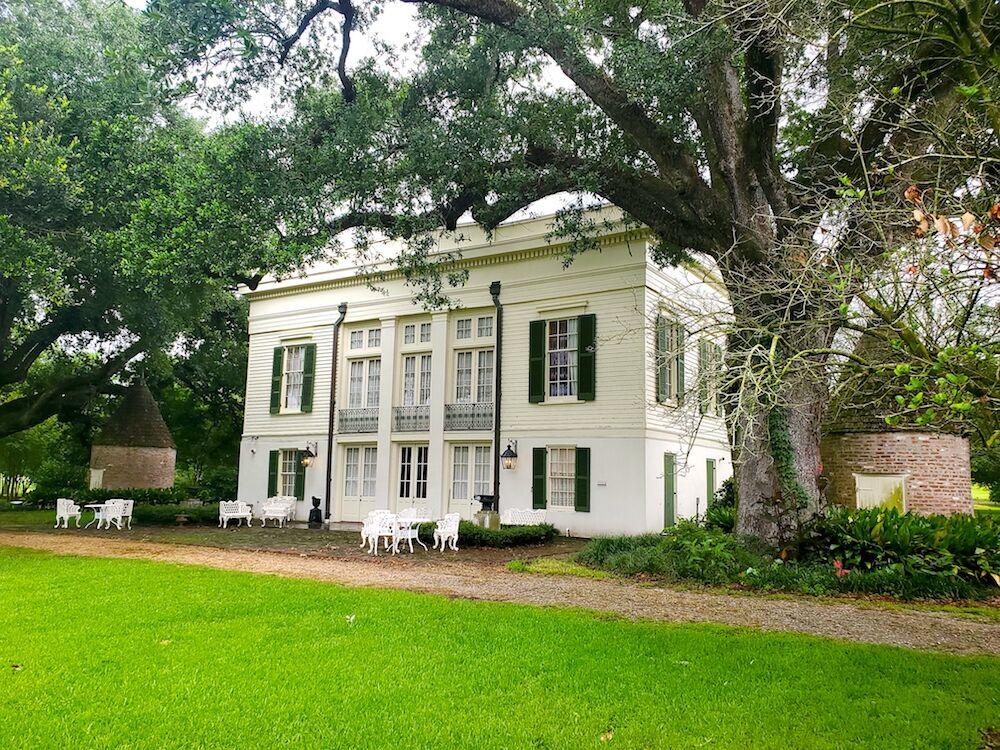 Photos Look inside Bocage Antebellum home that's up for auction in