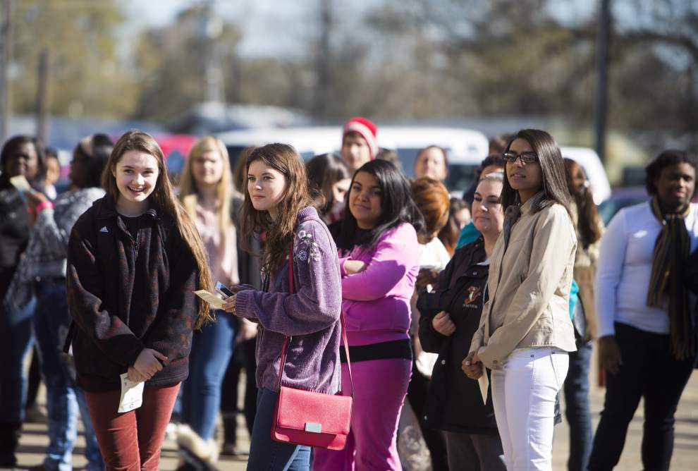 ‘Cinderella Project’ in Lafayette draws hundreds in search of perfect prom dress _lowres