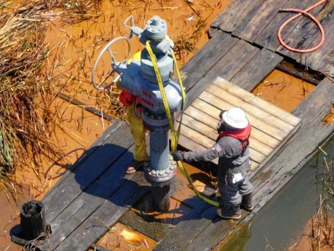Spewing Oil Rigs Spewing oil well off Louisiana's coast brought under control ...