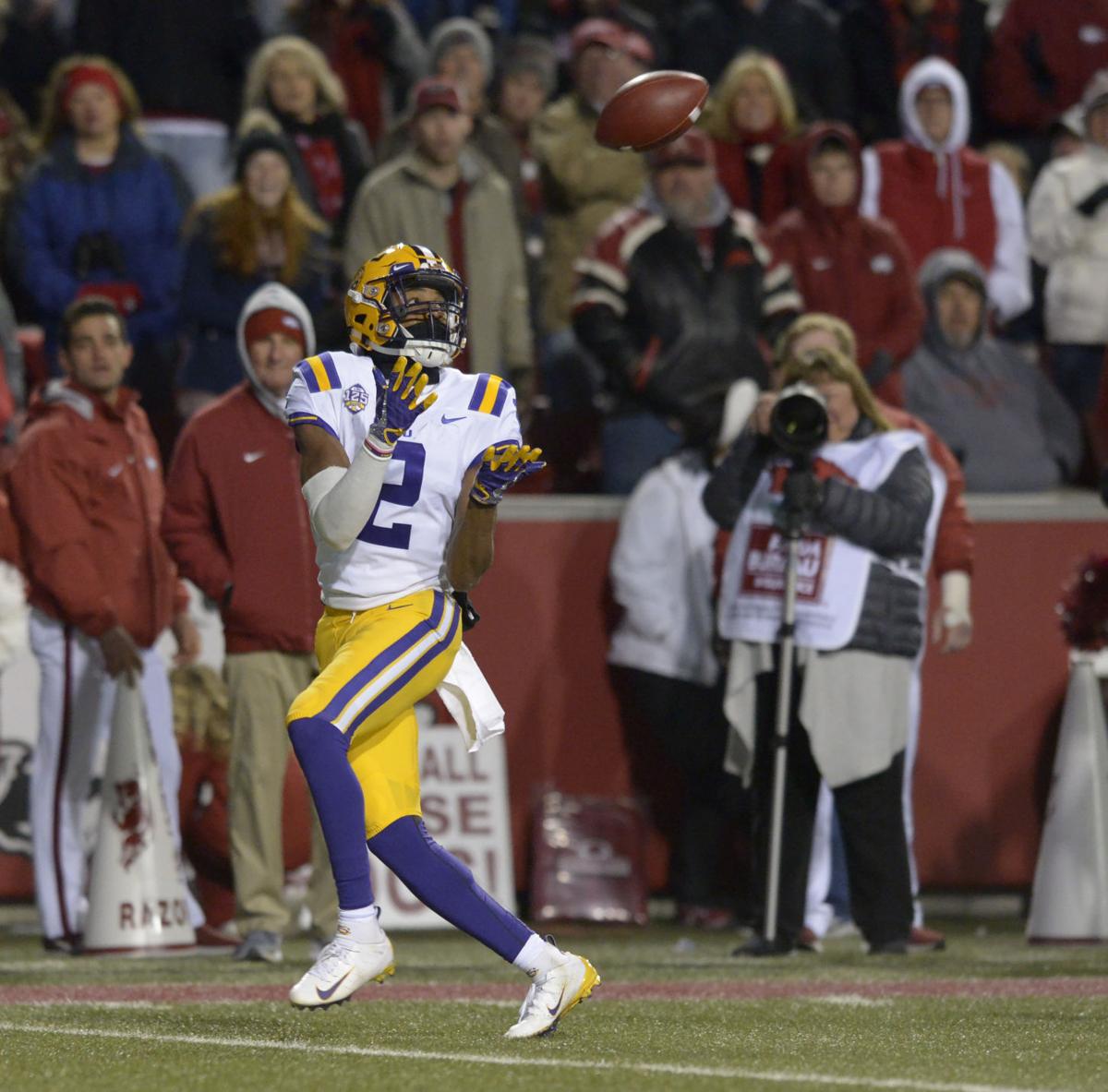 lsuarkansasfootball.111118_HS_706