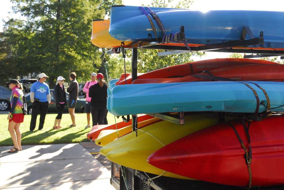 Paddling in Pink held in support of Breast Cancer Awareness Month _lowres