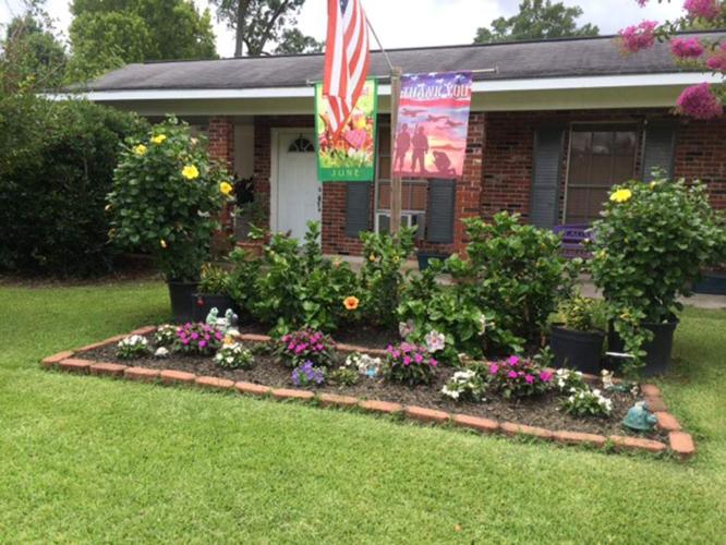 Inniswold Estates/Jefferson Terrace selects Yard of the Month