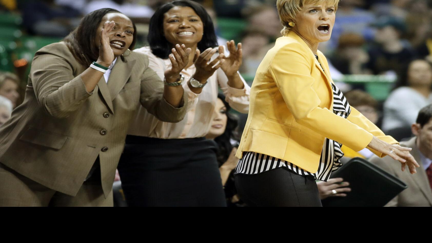 WholeHogSports - Former UA women's assistant hired to replace Mulkey