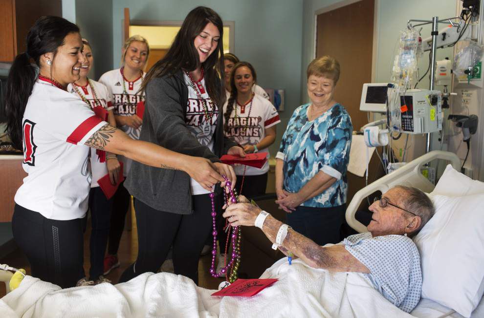 Photos: Lady Cajuns deliver Valentine at Lourdes _lowres