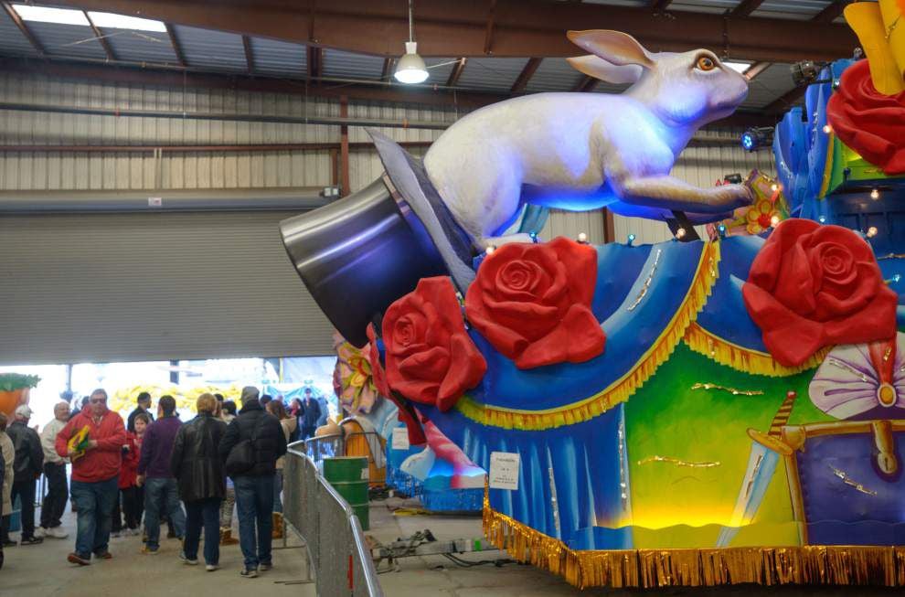 mardi gras float den