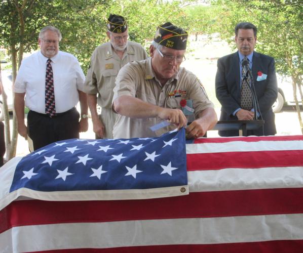 Memorial Day program includes bagpipes, songs, moments of silence in memory of fallen veterans