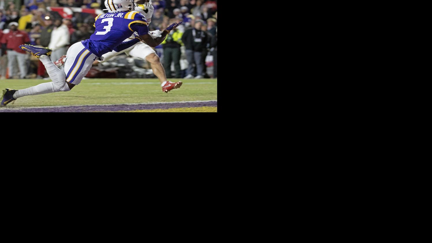 NO.lsufboklahoma.120124 HS 3223.jpg